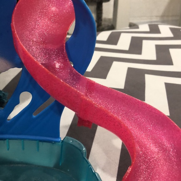 Polly Pocket Waterpark and Van set + accessories - Picture 10 of 11